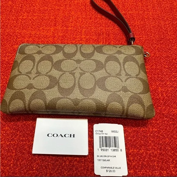 ❤️❤️❤️Authentic Coach large wallet/wristlet only /gold tone hardware ❤️❤️❤️ - Picture 7 of 7